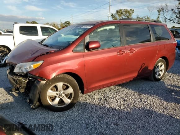 ✅ 2017 Toyota Sienna LE • VIN: 5TDKZ3DC1HS865637 • Лот: 90892455. Опубликован ранее на Copart с пробегом 85 546 миль. Бесплатный доступ к архиву аукционных продаж из США и подробный отчёт об истории автомобиля на DreamBid. Изображение 1.