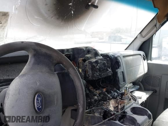 ✅ 2011 Ford Econoline Cargo Commercial • VIN: 1FTNE2EL4BDA70585 • Lot: 42949671. Listed on IAAI with 160,000 mi. Free auction sales archive from the USA and detailed vehicle history report at DreamBid. Image 6.