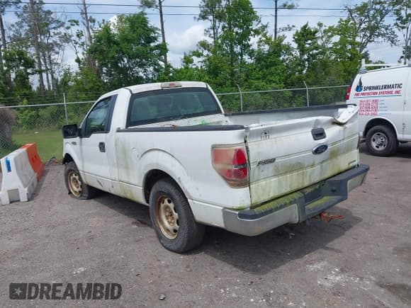 ✅ 2013 Ford F-150 XL • VIN: 1FTMF1CF0DFB49260 • Лот: 42093483. Опубликован ранее на IAAI с пробегом 169 287 миль. Бесплатный доступ к архиву аукционных продаж из США и подробный отчёт об истории автомобиля на DreamBid. Изображение 3.