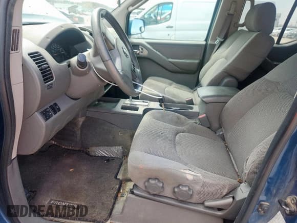 ✅ 2005 Nissan Frontier SE • VIN: 1N6AD07U05C446668 • Lot: 69825405. Wystawiony na Copart z przebiegiem 224 735 mil. Bezpłatny archiwum sprzedaży aukcyjnych z USA i szczegółowy raport historii pojazdu na DreamBid. Zdjęcie 7.