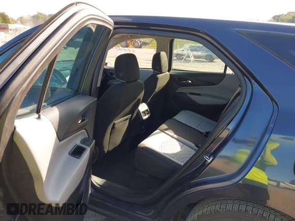 ✅ 2018 Chevrolet Equinox LS • VIN: 3GNAXHEV8JL348904 • Lot: 43394443. Listed on IAAI with 140,937 mi. Free auction sales archive from the USA and detailed vehicle history report at DreamBid. Image 8.