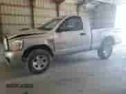 2006 Dodge 1500 SLT z VIN 1D7HU16256J119208, wystawiony jako Copart lot #62525425 z przebiegiem 226 196 mil mil oraz Szkoda całkowita • Salvage title. Historia ofert i sprzedaży dostępna na DreamBid. Obrazek 1.