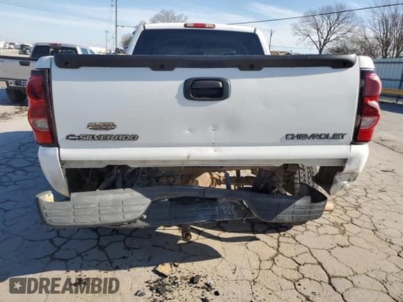 ✅ 2005 Chevrolet Silverado 1500 LT • VIN: 2GCEC19T751263047 • Лот: 50331675. Опубликован ранее на Copart с пробегом 133 423 миль. Бесплатный доступ к архиву аукционных продаж из США и подробный отчёт об истории автомобиля на DreamBid. Изображение 6.