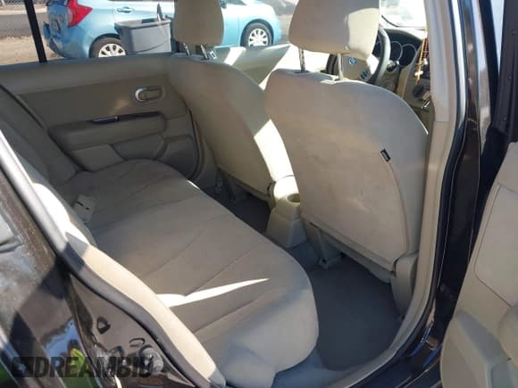 ✅ 2012 Nissan Versa S • VIN: 3N1BC1CP9CL369089 • Lot: 43641211. Wystawiony na IAAI z przebiegiem 124 246 mil. Bezpłatny archiwum sprzedaży aukcyjnych z USA i szczegółowy raport historii pojazdu na DreamBid. Zdjęcie 8.