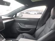 ✅ 2022 Tesla Model S Plaid • VIN: 5YJSA1E68NF477048 • Lot: 43605551. Listed on IAAI with Not provided. Free auction sales archive from the USA and detailed vehicle history report at DreamBid. Image 5.