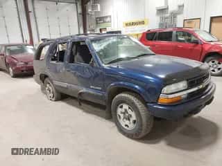 2002 Chevrolet Blazer LS with VIN 1GNDT13W42K151100, listed as a IAAI auction lot 43302283 with 100,001 mi miles and . Bid and sale history available at DreamBid. Image 1.