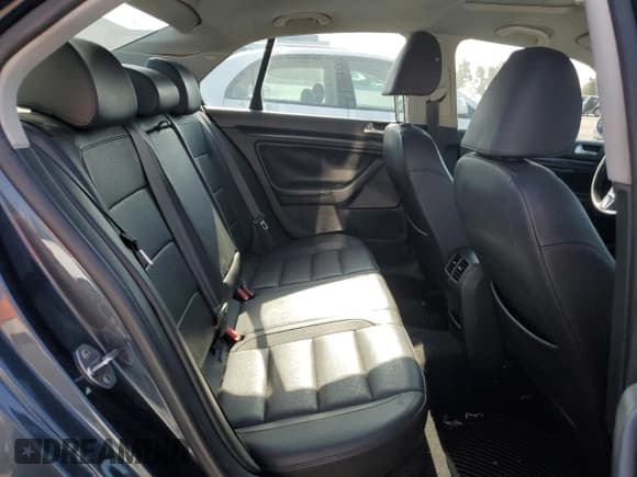 ✅ 2010 Volkswagen Jetta SE • VIN: 3VWRX7AJ4AM029774 • Lot: 63446665. Wystawiony na Copart z przebiegiem 143 901 mil. Bezpłatny archiwum sprzedaży aukcyjnych z USA i szczegółowy raport historii pojazdu na DreamBid. Zdjęcie 10.