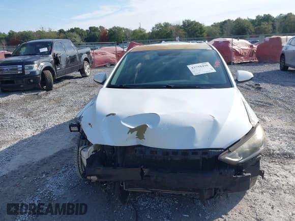 ✅ 2017 Hyundai Elantra Limited • VIN: 5NPD84LF7HH120281 • Lot: 43758498. Listed on IAAI with 188,618 mi. Free auction sales archive from the USA and detailed vehicle history report at DreamBid. Image 12.