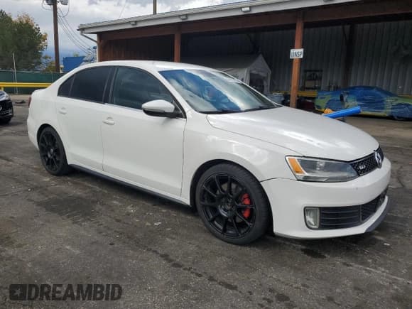 ✅ 2012 Volkswagen Jetta Autobahn • VIN: 3VW567AJ9CM450930 • Lot: 84655985. Listed on Copart with 105,972 mi. Free auction sales archive from the USA and detailed vehicle history report at DreamBid. Image 4.