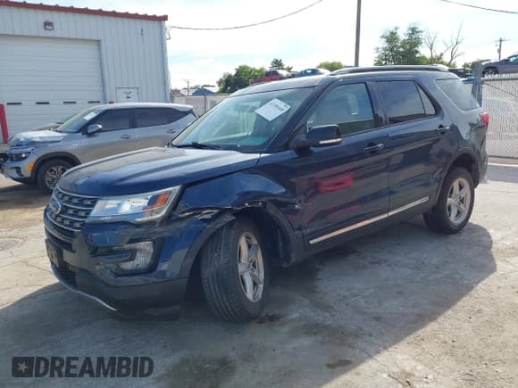 ✅ 2017 Ford Explorer XLT • VIN: 1FM5K8DH3HGA14021 • Lot: 43180468. Wystawiony na IAAI z przebiegiem 161 443 mil. Bezpłatny archiwum sprzedaży aukcyjnych z USA i szczegółowy raport historii pojazdu na DreamBid. Zdjęcie 2.