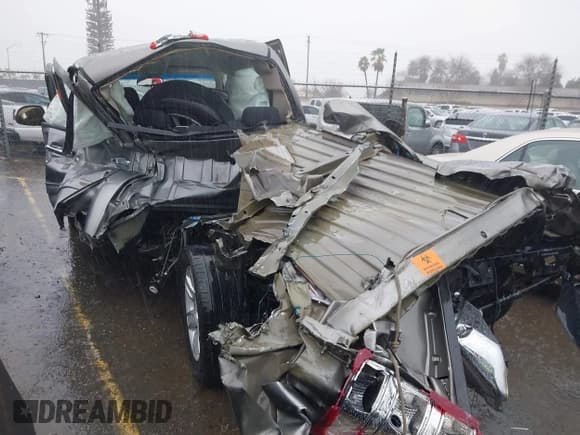 ✅ 2013 GMC Sierra 1500 SL • VIN: 3GTP1UEA6DG188920 • Lot: 41569510. Wystawiony na IAAI z przebiegiem 185 671 mil. Bezpłatny archiwum sprzedaży aukcyjnych z USA i szczegółowy raport historii pojazdu na DreamBid. Zdjęcie 6.