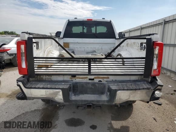 ✅ 2023 Ford F-350 XL • VIN: 1FTRF3BA6PED16206 • Лот: 70479385. Опубликован ранее на Copart с пробегом 58 988 миль. Бесплатный доступ к архиву аукционных продаж из США и подробный отчёт об истории автомобиля на DreamBid. Изображение 6.