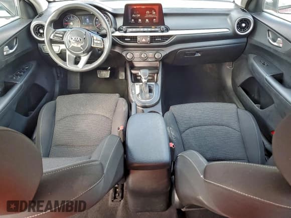 ✅ 2020 Kia Forte LXS • VIN: 3KPF24ADXLE206077 • Lot: 94831325. Wystawiony na Copart z przebiegiem 73 805 mil. Bezpłatny archiwum sprzedaży aukcyjnych z USA i szczegółowy raport historii pojazdu na DreamBid. Zdjęcie 8.