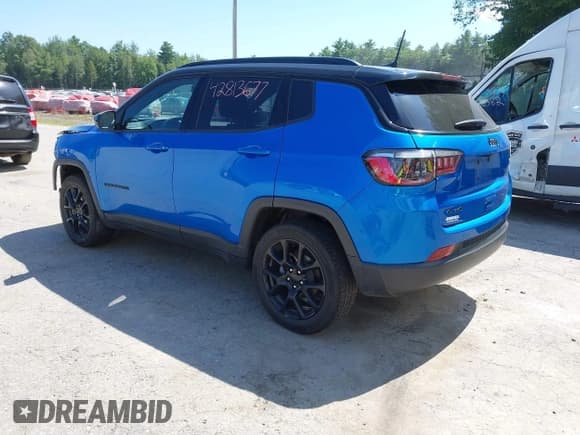 ✅ 2022 Jeep Compass Latitude • VIN: 3C4NJDBB9NT171445 • Lot: 42813677. Wystawiony na IAAI z przebiegiem 20 732 mil. Bezpłatny archiwum sprzedaży aukcyjnych z USA i szczegółowy raport historii pojazdu na DreamBid. Zdjęcie 3.