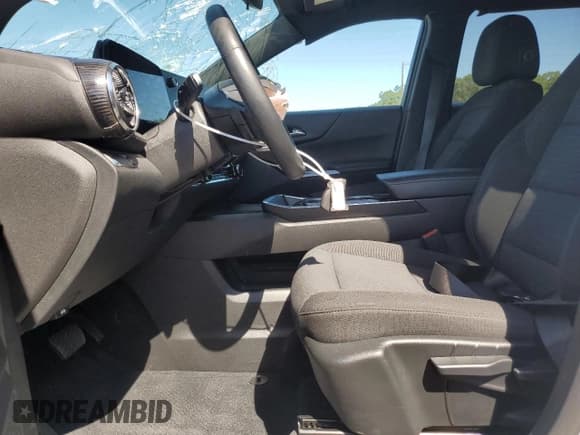 ✅ 2025 Chevrolet Equinox FWD LT • VIN: 3GNAXHEG9SL207164 • Lot: 70037635. Wystawiony na Copart z przebiegiem 14 084 mil. Bezpłatny archiwum sprzedaży aukcyjnych z USA i szczegółowy raport historii pojazdu na DreamBid. Zdjęcie 7.