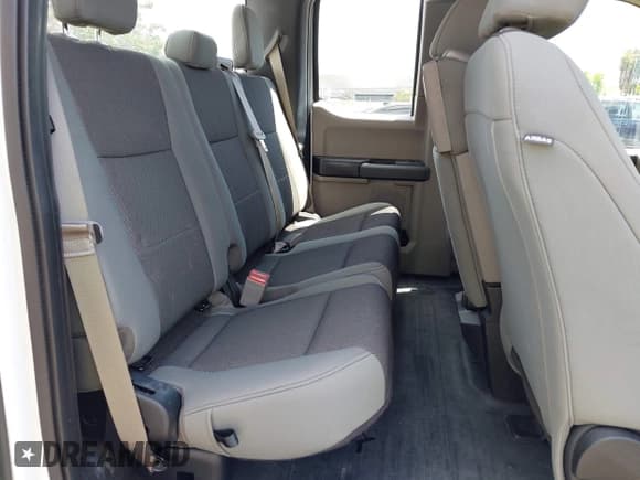 ✅ 2019 Ford F-150 XL • VIN: 1FTEX1C50KKC03721 • Lot: 42449106. Wystawiony na IAAI z przebiegiem 117 282 mil. Bezpłatny archiwum sprzedaży aukcyjnych z USA i szczegółowy raport historii pojazdu na DreamBid. Zdjęcie 8.