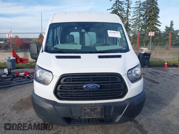 ✅ 2019 Ford Transit • VIN: 1FTYR2CM3KKA93185 • Lot: 43568775. Wystawiony na IAAI z przebiegiem 98 704 mil. Bezpłatny archiwum sprzedaży aukcyjnych z USA i szczegółowy raport historii pojazdu na DreamBid. Zdjęcie 13.