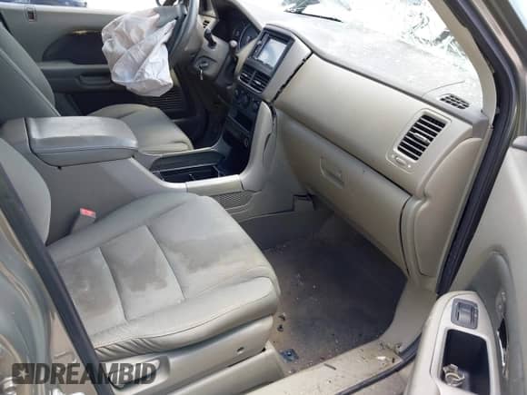 2007 Honda Pilot LX with VIN 5FNYF28167B023921, listed as a IAAI auction lot 42727822 with 177,088 mi miles and . Bid and sale history available at DreamBid. Image 5.