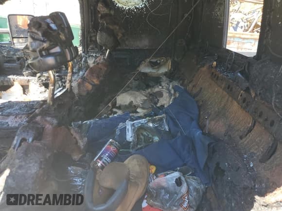 ✅ 2018 Chevrolet Silverado 1500 LTZ • VIN: 1GCVKSEC5JZ315212 • Lot: 71993925. Wystawiony na Copart z przebiegiem Nie podano. Bezpłatny archiwum sprzedaży aukcyjnych z USA i szczegółowy raport historii pojazdu na DreamBid. Zdjęcie 10.