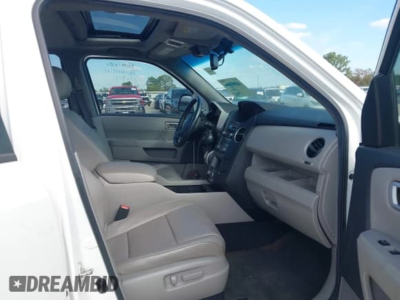 ✅ 2013 Honda Pilot EX-L • VIN: 5FNYF3H75DB015377 • Lot: 43304824. Listed on IAAI with 130,187 mi. Free auction sales archive from the USA and detailed vehicle history report at DreamBid. Image 5.