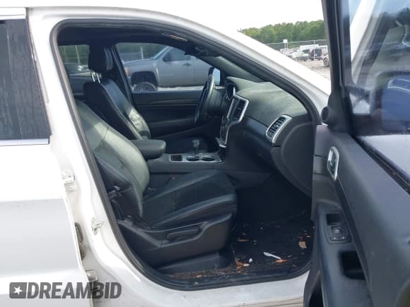 ✅ 2015 Jeep Grand Cherokee Laredo • VIN: 1C4RJEAG5FC901207 • Lot: 42972625. Listed on IAAI with 109,804 mi. Free auction sales archive from the USA and detailed vehicle history report at DreamBid. Image 5.