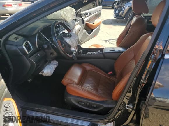 ✅ 2019 Nissan Maxima Platinum • VIN: 1N4AA6AVXKC364500 • Lot: 70443785. Wystawiony na Copart z przebiegiem 135 592 mil. Bezpłatny archiwum sprzedaży aukcyjnych z USA i szczegółowy raport historii pojazdu na DreamBid. Zdjęcie 7.