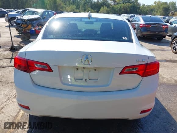 ✅ 2014 Acura ILX • VIN: 19VDE1F31EE010697 • Lot: 43445589. Wystawiony na IAAI z przebiegiem 162 735 mil. Bezpłatny archiwum sprzedaży aukcyjnych z USA i szczegółowy raport historii pojazdu na DreamBid. Zdjęcie 16.
