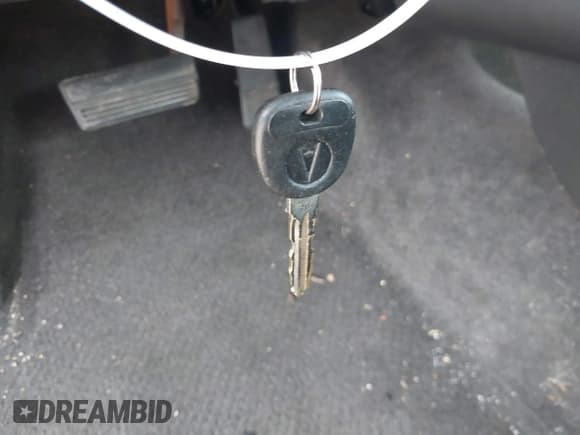 ✅ 2006 Pontiac Grand Prix • VIN: 2G2WP552261151615 • Lot: 41802439. Wystawiony na IAAI z przebiegiem 115 528 mil. Bezpłatny archiwum sprzedaży aukcyjnych z USA i szczegółowy raport historii pojazdu na DreamBid. Zdjęcie 11.