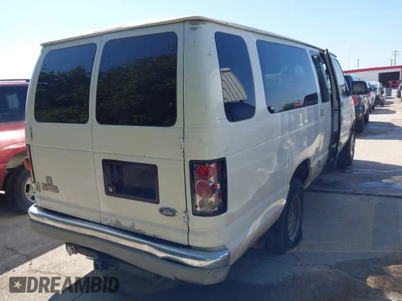 ✅ 2002 Ford Econoline Passenger XL • VIN: 1FBSS31S92HA41546 • Лот: 42522118. Опубликован ранее на IAAI с пробегом 265 775 миль. Бесплатный доступ к архиву аукционных продаж из США и подробный отчёт об истории автомобиля на DreamBid. Изображение 4.