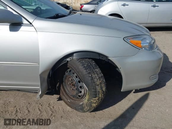 ✅ 2004 Toyota Camry SE • VIN: 4T1BE32K14U371091 • Lot: 43697344. Wystawiony na IAAI z przebiegiem 190 211 mil. Bezpłatny archiwum sprzedaży aukcyjnych z USA i szczegółowy raport historii pojazdu na DreamBid. Zdjęcie 6.