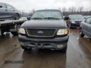 ✅ 2001 Ford F-150 XL • VIN: 2FTRF08W71CA17709 • Lot: 44191094. Wystawiony na Copart z przebiegiem 282 444 mil. Bezpłatny archiwum sprzedaży aukcyjnych z USA i szczegółowy raport historii pojazdu na DreamBid. Zdjęcie 5.