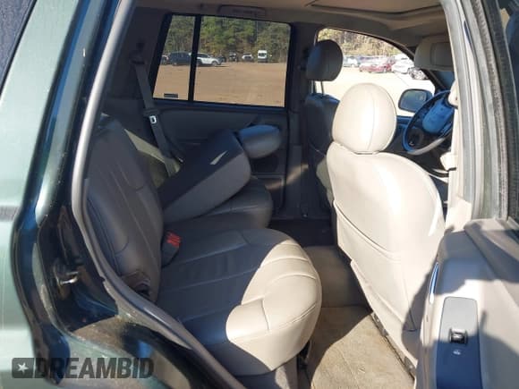 ✅ 2000 Jeep Grand Cherokee Laredo • VIN: 1J4G248S7YC170821 • Lot: 43626731. Listed on IAAI with 174,574 mi. Free auction sales archive from the USA and detailed vehicle history report at DreamBid. Image 8.