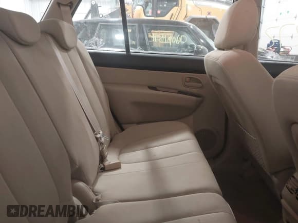 ✅ 2008 Kia Rondo EX • VIN: KNAFG526487132151 • Lot: 41540272. Listed on IAAI with 193,435 mi. Free auction sales archive from the USA and detailed vehicle history report at DreamBid. Image 8.