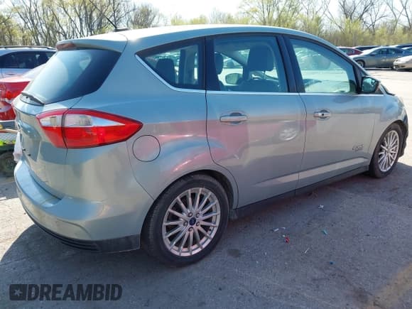 ✅ 2013 Ford C-Max SEL • VIN: 1FADP5CU9DL556875 • Lot: 41976730. Wystawiony na IAAI z przebiegiem 199 557 mil. Bezpłatny archiwum sprzedaży aukcyjnych z USA i szczegółowy raport historii pojazdu na DreamBid. Zdjęcie 4.