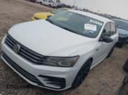 ✅ 2017 Volkswagen Passat R-Line • VIN: 1VWDT7A33HC071503 • Lot: 43525377. Wystawiony na IAAI z przebiegiem 93 021 mil. Bezpłatny archiwum sprzedaży aukcyjnych z USA i szczegółowy raport historii pojazdu na DreamBid. Zdjęcie 2.