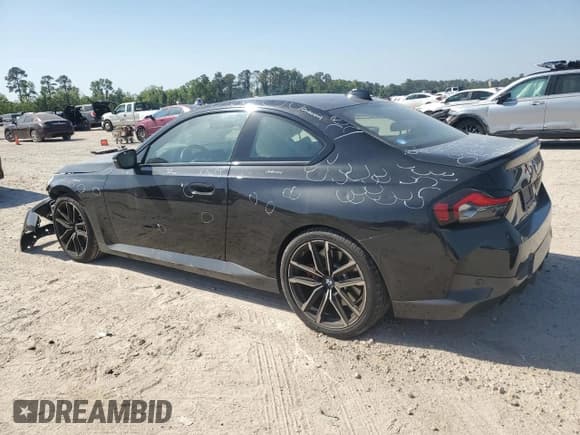 ✅ 2022 BMW 2 Series 230i • VIN: 3MW23CM05N8C49108 • Lot: 52828915. Wystawiony na Copart z przebiegiem 25 248 mil. Bezpłatny archiwum sprzedaży aukcyjnych z USA i szczegółowy raport historii pojazdu na DreamBid. Zdjęcie 2.