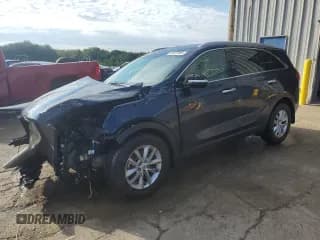 ✅ 2017 Kia Sorento LX • VIN: 5XYPG4A37HG280094 • Лот: 81657905. Опубликован ранее на Copart с пробегом 61 079 миль. Бесплатный доступ к архиву аукционных продаж из США и подробный отчёт об истории автомобиля на DreamBid. Изображение 1.
