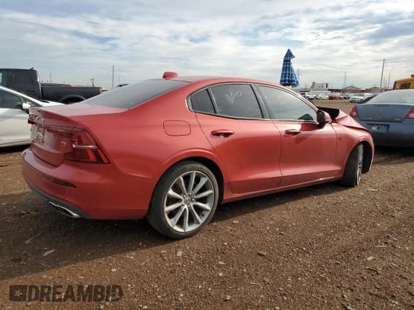 ✅ 2021 Volvo S60 Momentum • VIN: 7JR102FKXMG095822 • Lot: 66138963. Wystawiony na Copart z przebiegiem Nie podano. Bezpłatny archiwum sprzedaży aukcyjnych z USA i szczegółowy raport historii pojazdu na DreamBid. Zdjęcie 3.