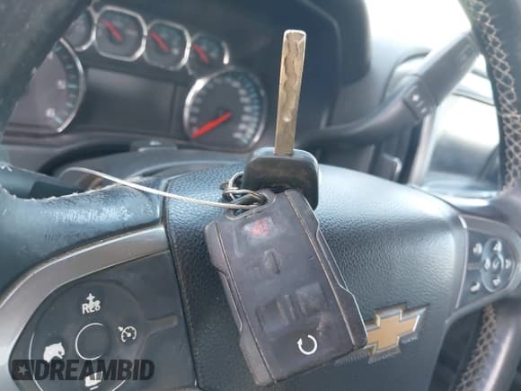 ✅ 2015 Chevrolet Silverado 2500HD LT • VIN: 1GC1KVEG5FF557414 • Lot: 41735823. Wystawiony na IAAI z przebiegiem 271 919 mil. Bezpłatny archiwum sprzedaży aukcyjnych z USA i szczegółowy raport historii pojazdu na DreamBid. Zdjęcie 11.