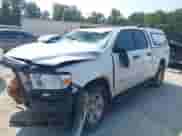 2019 Ram 1500 Tradesman z VIN 1C6SRFCT8KN601628, wystawiony jako IAAI lot #43016581 z przebiegiem Nie podano mil oraz . Historia ofert i sprzedaży dostępna na DreamBid. Obrazek 2.