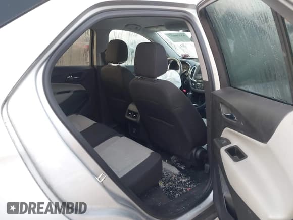 ✅ 2020 Chevrolet Equinox LS • VIN: 3GNAXHEV5LS554190 • Lot: 43279857. Wystawiony na IAAI z przebiegiem 65 620 mil. Bezpłatny archiwum sprzedaży aukcyjnych z USA i szczegółowy raport historii pojazdu na DreamBid. Zdjęcie 8.