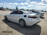 ✅ 2018 Alfa Romeo Giulia Ti Sport • VIN: ZARFAECN3J7581262 • Lot: 82652965. Wystawiony na Copart z przebiegiem Nie podano. Bezpłatny archiwum sprzedaży aukcyjnych z USA i szczegółowy raport historii pojazdu na DreamBid. Zdjęcie 2.