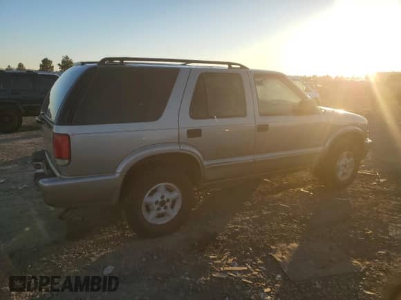 2004 Chevrolet Blazer LS with VIN 1GNDT13X84K156716, listed as a Copart auction lot 43287655 with Not provided miles and Salvage title. Bid and sale history available at DreamBid. Image 3.