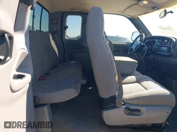 ✅ 1999 Dodge 1500 • VIN: 3B7HF13Z9XG137736 • Lot: 43598077. Listed on IAAI with 200,659 mi. Free auction sales archive from the USA and detailed vehicle history report at DreamBid. Image 8.