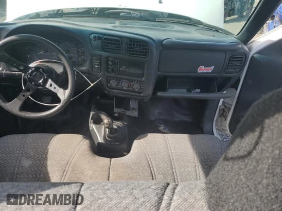 ✅ 2002 Chevrolet S-10 Fleet • VIN: 1GCCS145728132034 • Лот: 54971395. Опубликован ранее на Copart с пробегом 193 146 миль. Бесплатный доступ к архиву аукционных продаж из США и подробный отчёт об истории автомобиля на DreamBid. Изображение 8.