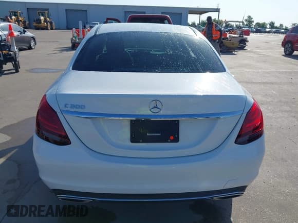 ✅ 2020 Mercedes-Benz C 300 • VIN: WDDWF8DB9LR558941 • Lot: 42706308. Listed on IAAI with 25,486 mi. Free auction sales archive from the USA and detailed vehicle history report at DreamBid. Image 17.