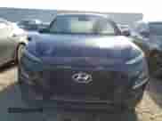 2020 Hyundai Kona SE z VIN KM8K1CAA1LU440414, wystawiony jako Copart lot #60979053 z przebiegiem 62 356 mil mil oraz . Historia ofert i sprzedaży dostępna na DreamBid. Obrazek 5.