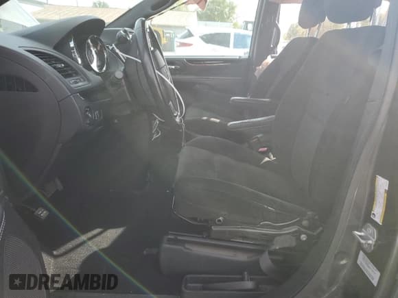 ✅ 2016 Dodge Grand Caravan SE • VIN: 2C4RDGBG4GR227402 • Lot: 82713295. Listed on Copart with 170,089 mi. Free auction sales archive from the USA and detailed vehicle history report at DreamBid. Image 7.