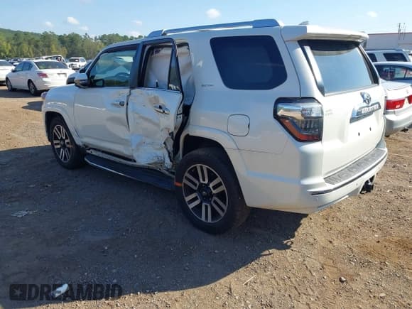 ✅ 2016 Toyota 4Runner SR5 • VIN: JTEZU5JR0G5141472 • Лот: 43329078. Опубликован ранее на IAAI с пробегом 111 965 миль. Бесплатный доступ к архиву аукционных продаж из США и подробный отчёт об истории автомобиля на DreamBid. Изображение 3.