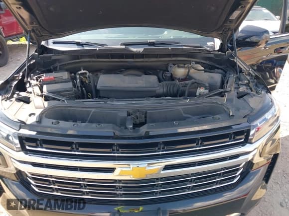 ✅ 2022 Chevrolet Suburban LT • VIN: 1GNSKCKD1NR192219 • Lot: 42829255. Listed on IAAI with 214,477 mi. Free auction sales archive from the USA and detailed vehicle history report at DreamBid. Image 10.